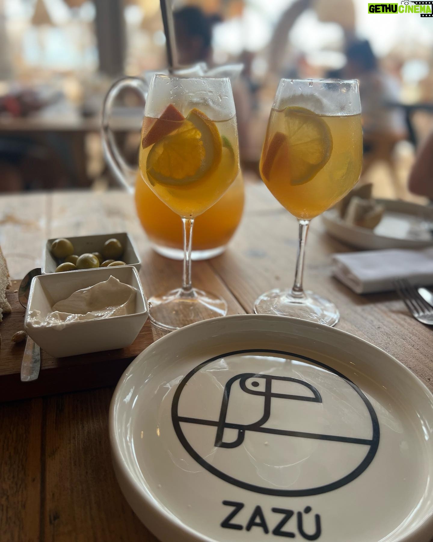 Miriam Saavedra Instagram - Bello lugar @zazu.ibiza ☀️ delicia paella valenciana 🤤🇪🇸