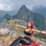 Miriam Saavedra Instagram - MARAVILLA DEL MUNDO !!! Bienvenido 2023 !!! Con las mejores energías de mi Dios INCA ☀️ os mando un fuerte abrazo desde mis piedras poderosas 🙏🏼🙌🏻 me siento tan agradecida con el universo la vida y Dios 🙏🏼