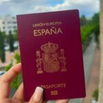 Miriam Saavedra Instagram - Solo Aquellos que cruzan un océano sabrán esto ; Emigrar la escencia de valentía , coraje , supervivencia y adaptación , una Peruana más que ama tanto este país que me acogió me vio caer levantarme , reír llorar , tener miedos , y ser feliz , muy feliz , crecer , madurar , aprender !!!! Gratitud , tanta gratitud 🙏🏼 pasión y locura !! por que El amor a una patria no conoce fronteras ajenas 🫶Españolita ❤️