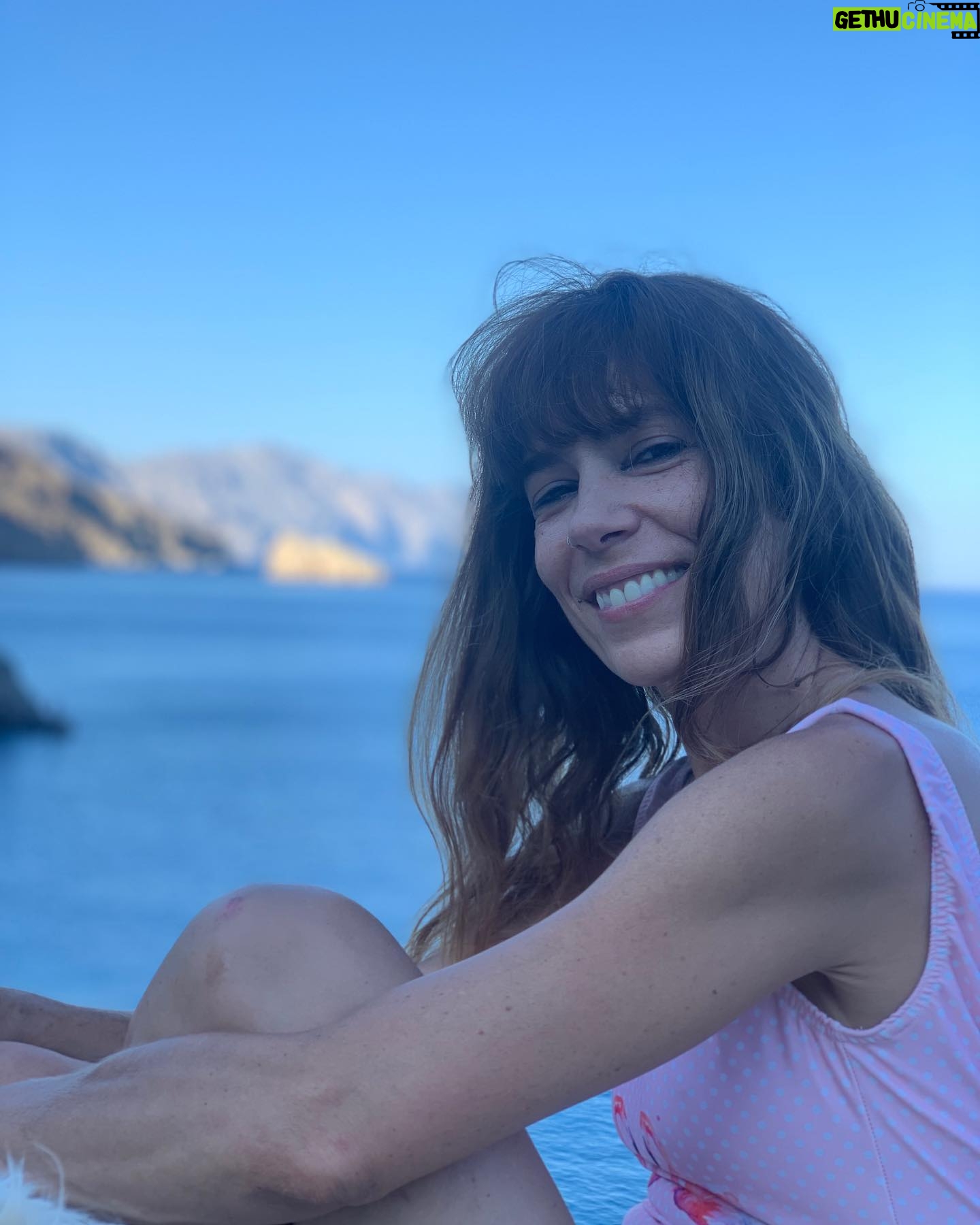 Mirto Alikaki - 2.2K Likes - #sunset #island #cyclades #smile #nofilter κλικ @nicolascostes21