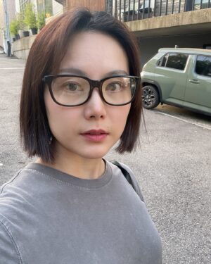 Miryo Instagram - 2024년 6월 초여름의 기억

#덥다
#맑다
#덥다
그리고
#모기와의전쟁 🤭