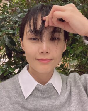 Miryo Instagram - 앞머리야 제발 천천히 자라💇🏻‍♀️
