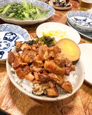 Misa Minami Instagram - 台湾のハーフの私には、子供の頃か台湾料理はとても身近な存在である。
いつも仕事で疲れた時とか、食べる物に困った時は食べたくなるのがソウルフードの味。
ジーパイとルーロー飯があれば幸せ❤️

そんな私が選ぶ台湾のご飯は、チョイスに自信があって...
友人を連れて行くと友達まで台湾に行きたくなるような気持ちにさせてしまうようだ。

やっと気軽に行けるようになりましたね。

ビビビビ！台湾！さぁ、好奇心の旅へ。

#台湾　#pr