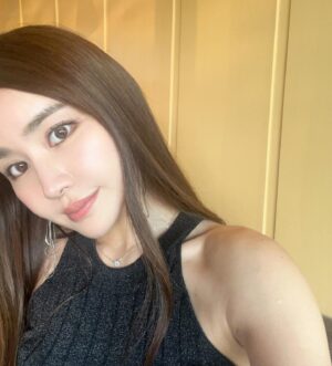 Misa Minami Instagram - 本日でまた歳を重ねます。✨
家族やお仕事で沢山お世話になった方、普段から仲良くしてくれている友人達に毎年自分のお誕生日をもって感謝申し上げたいです😌✨

2023年は大切にするべき人や事が見えた年でもあります。
今この時、私と一緒に居てくださっている周りの皆様に感謝をして....自分の覚悟を決めた道をゆっくりではありますが、歩んでいけたらと思います。
同じ方向を見てくれて仲良くして頂いている皆様、これからもどうぞよろしくお願い致します。
今日までこの時に一緒に居てくれてありがとう✨

これからもお仕事頑張ります!!✨❤︎
thank you×10000000000000💫

南美沙