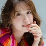 Misa Eto Instagram - ⁡ ⁡ 載せ忘れていたオフショット VOCEさんの撮影にて💐 オンモード🙋🏻‍♀️ ⁡ 小さなスタイリストさんと共に👦 この日は大きなスタジオだったので、仕事場に息子も一緒に来れました。 ちゃんと衣装直してくれてる！！笑 おかげでいいお仕事ができました！ ⁡ラストショットはオフモード🤍⁡ ⁡