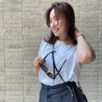 Misa Eto Instagram - ⁡ ⁡ 珍しく撮ってもらった🙋🏻‍♂️いつかの写真。 ママになると自分の写真はグッと減るけど 子供の似たような連写は増える...🤍 ⁡ スマホと鍵とカード入れられて便利な @jilsander のショルダーバッグがお気に入り🤭 @chanelofficial のサングラスは毎日つけてるんだけど、写真にするとあまりにもカッコつけてて恥ずかしいからお蔵入りです。笑 ⁡