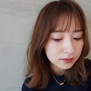 Misa Eto Instagram - ⁡ ⁡
⁡
前髪カット💇‍♀️
マジックカーラー32mmで巻いてちょうどいいくらいに。
毛先も32mmで外巻きにして顔周りだけリバース巻き。
オイルを軽くつけて、セルフヘアセットも簡単。
今、前髪は短めで後ろはロングに伸ばし中です✨
⁡
もう8年以上ずっと私の髪をケアしてくれてる @shingo_kawada さん🫰🏻🤍
⁡