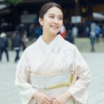 Misa Eto Instagram – ⁡
⁡
娘の白の産着に合わせて 薄ピンクの着物
@shosa_kyoto_official 💐
⁡
#お宮参り #お宮参り着物