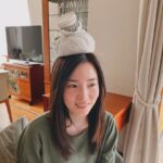 Misako Renbutsu Instagram - 🫀 今日よる１０時から 連続ドラマW #坂の上の赤い屋根 スタートです。 今まででいちばん、辛かった役かもしれません。 でもその分、私は礼子のことが心から大好きで、 今でもふと、幸せでいてほしいな、と願う役です。 フィクションではあるけど 決して対岸の火事ではない 、 私たちのすぐそばにある物語だと思います。 受け取ってもらえますように💐 (最後の写真は、激しめのシーンに疲労困憊の人）