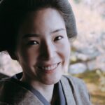Misako Renbutsu Instagram – 映画 天外者、本日無事に公開初日を迎えることができました。今日の夕日、なんかかっこよかったなぁ。

2枚目の写真は、現場にて。春馬っちが自前のカメラで撮ってくれたものです。(高校時代のあだ名で今も呼んでいます）(こうして文字に起こすとちょっと恥ずかしい）
この時、普通にしててーと言われたものの気恥ずかしくて、結局笑ってしまっている私。笑

3.4枚目は、私がアップする日だったかな？
綺麗だなーと思って撮りました。いい顔してるね。

初日を迎えた今、静かに願っています。作品を観てくださる方の心に、いつまでも彼の情熱が残り続けてくれたらいいな、と。どこにも正解はないけど、とっても頑張ってたことは間違いないから。

彼の、五代さんの想いが、届きますように。
