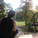 Misako Renbutsu Instagram – 映画 天外者、本日無事に公開初日を迎えることができました。今日の夕日、なんかかっこよかったなぁ。

2枚目の写真は、現場にて。春馬っちが自前のカメラで撮ってくれたものです。(高校時代のあだ名で今も呼んでいます）(こうして文字に起こすとちょっと恥ずかしい）
この時、普通にしててーと言われたものの気恥ずかしくて、結局笑ってしまっている私。笑

3.4枚目は、私がアップする日だったかな？
綺麗だなーと思って撮りました。いい顔してるね。

初日を迎えた今、静かに願っています。作品を観てくださる方の心に、いつまでも彼の情熱が残り続けてくれたらいいな、と。どこにも正解はないけど、とっても頑張ってたことは間違いないから。

彼の、五代さんの想いが、届きますように。
