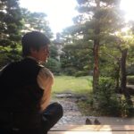 Misako Renbutsu Instagram – 映画 天外者、本日無事に公開初日を迎えることができました。今日の夕日、なんかかっこよかったなぁ。

2枚目の写真は、現場にて。春馬っちが自前のカメラで撮ってくれたものです。(高校時代のあだ名で今も呼んでいます）(こうして文字に起こすとちょっと恥ずかしい）
この時、普通にしててーと言われたものの気恥ずかしくて、結局笑ってしまっている私。笑

3.4枚目は、私がアップする日だったかな？
綺麗だなーと思って撮りました。いい顔してるね。

初日を迎えた今、静かに願っています。作品を観てくださる方の心に、いつまでも彼の情熱が残り続けてくれたらいいな、と。どこにも正解はないけど、とっても頑張ってたことは間違いないから。

彼の、五代さんの想いが、届きますように。