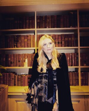 Mischa Barton Instagram - my fave London behind the scenes 
📸 captured by lovely @pixielevinson 
📀🦁🕰️ 📺🤎
