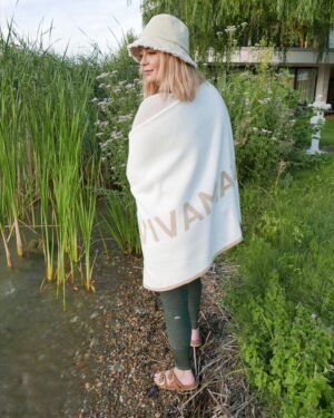 Mischa Barton Instagram - Having the most amazing summer time vibes at Vivamayr here on the lake in Austria. I love this place so much because of its natural beauty & blend of holistic medicine but always supported by the most amazing qualified doctors… giving you the best advice & the opportunity to feel totally healthy & renewed each time you leave here. Viva VIVAMAYR! 🌊🏞🤍💕

@vivamayrmariawoerth

📸 @gianmarcoflamini