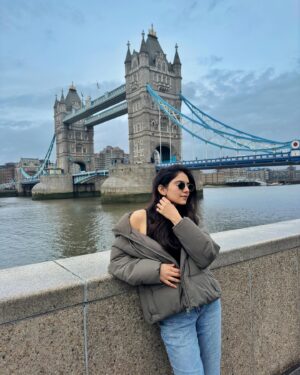 Misha Narang Instagram - Money can’t buy happiness but it can buy a ticket to London 🇬🇧

#travel #london #londonbridge #toweroflondon #towerbridge #instagood #instadaily #mishanarang