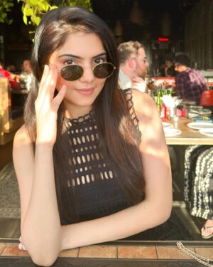Misha Narang Instagram - Hope your Sunday is Sundaying ✨

#weekend #weekendvibes #sunday #sunlight #food #sunkissed #mishanarang