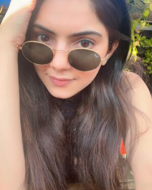 Misha Narang Instagram - Hope your Sunday is Sundaying ✨

#weekend #weekendvibes #sunday #sunlight #food #sunkissed #mishanarang