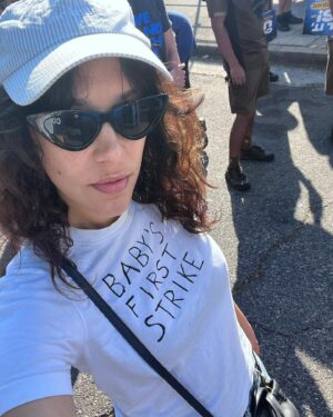 Mishel Prada Instagram - It’s a Hot labor summer 💋 #unionstrong #sagaftra