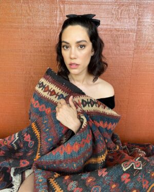 Mishel Prada Instagram - Whimsical weather 💋