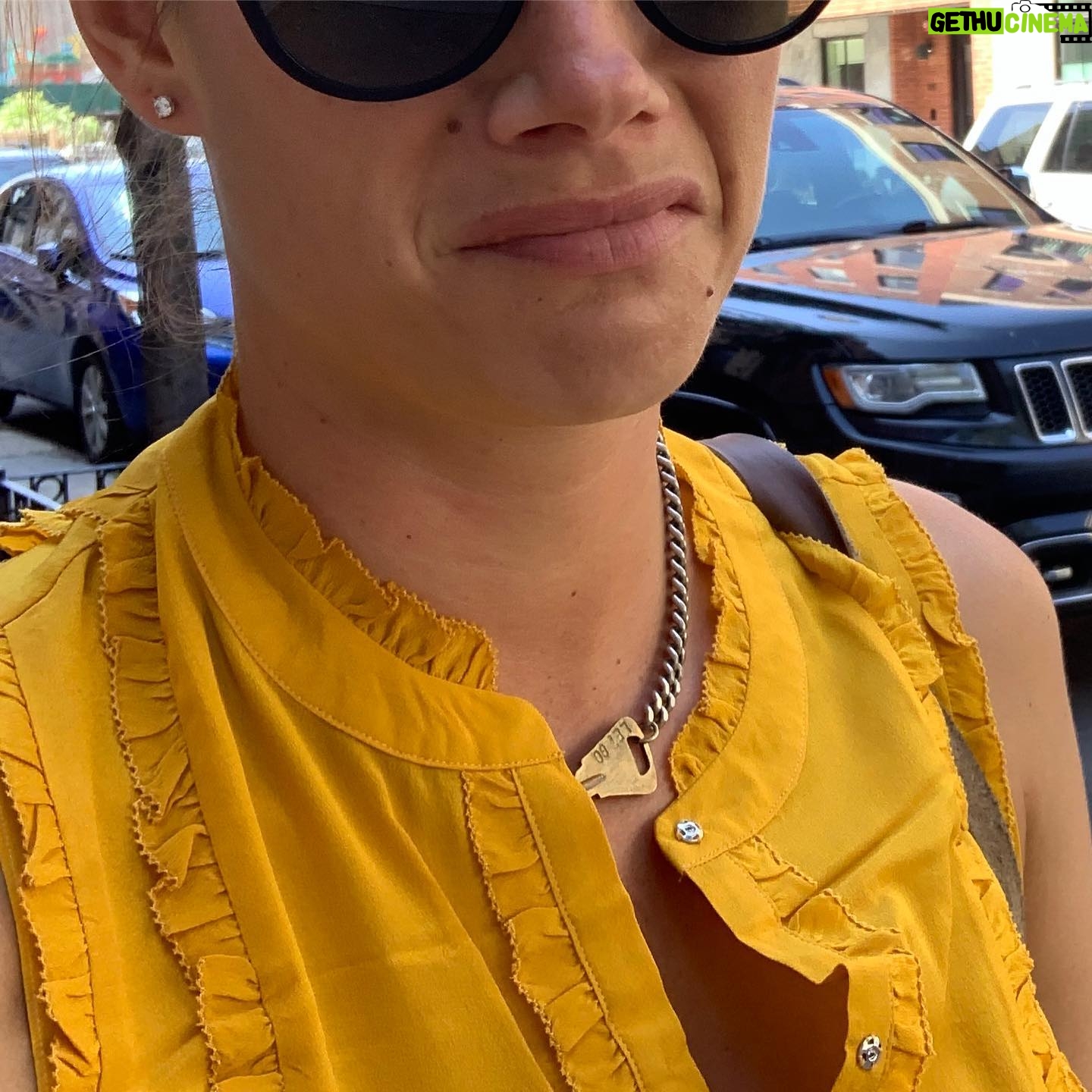 Missy Peregrym Instagram - Tried to be a lady today. Lasted through brunch and went to a second hand store, excuse me, “vintage”, and corrected myself. #whychangenow