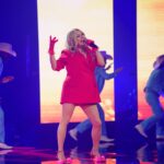 Mitsou Gélinas Instagram – Le jour où j’ai bien fait d’acheter les dessous qui matchent avec le veston. Channeling #ElMundo un peu beaucoup :)))
Merci à l’équipe pour l’invitation à cette fabuleuse finale de la 10e saison de @lavoixtva ❤️ dimanche 19h30 avec la belle @laurence_nerbonne @tvareseau #lavoixtva photo @bertexertier