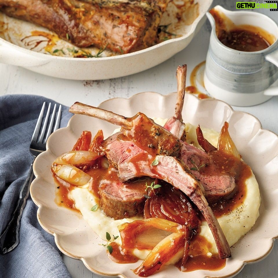 Mitsou Gélinas Instagram - Vous avez bien choisi avec qui passer la St-Valentin? Maintenant il faut penser à la recette! Ce carré d'agneau au cidre de pommes est tiré du magazine #mitsoucuisine en vente dans tous les bons kiosques! En plus, c'est très @alimentsqc !