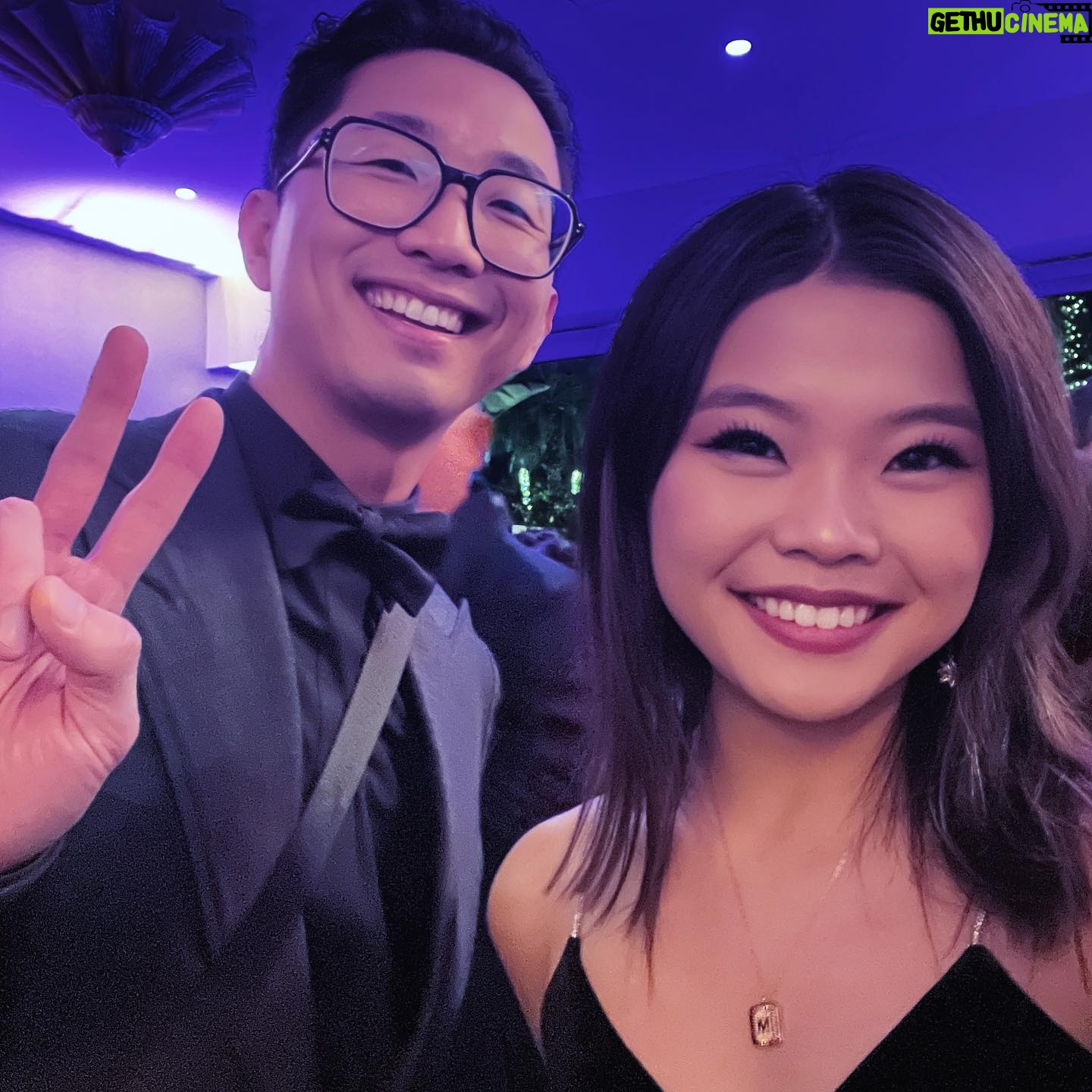 Miya Cech Instagram - 🥩🥩🥩 well deserved recognition for a phenomenal group of people! so grateful to have gotten to play a teen @aliwong (again) in this…sending all the love to y’all! 🙌 #goldenglobes @aliwong @steveyeun @beherelater @jakeschreier @a24 #beef