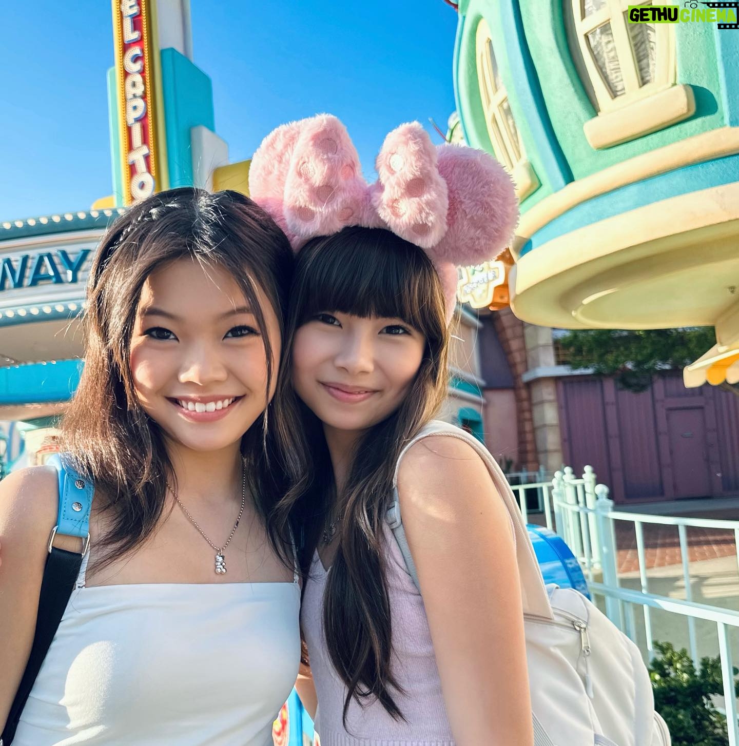 Miya Cech Instagram - disney day with my gwynny 👧🏻