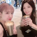 Miyabi Natsuyaki Instagram - ❤️💕❤️💕❤️ 聞いて聞いて〜💓 柴田さんと初めて ランチ行ってきたの𓌉◯𓇋‪ ずっと会いたかった先輩o̴̶̷᷄ ̫ o̴̶̷̥᷅💕 話したいことがありすぎて 時間たりませーーーーーん♡🥹 って事で次また会う約束も してきちゃった🫶🏻 あゆみお姉さまと乾杯できる日が くるなんて。。 はぁ〜幸せ❤️ （次はお酒で♡🍻） エプロンしてるあゆみお姉さま 貴重すぎる〜💕 @shibataayumi222 🍈💚 #メロン記念日 #柴田あゆみ さん♡