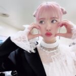 Miyabi Natsuyaki Instagram - I today🐼❤️ 写真いっぱい撮ったから のせちゃお🍒 こちらでも ライブの感想まってる🎀💕 今のマツエクよく見ると さりげなくピンク入ってて かわいいの🩷 @kokeshi0927 こけちゃんてんきゅ🩷 髪色ピンクが好評みたいで うれしい🍒💕 @maria_bigami ﾏﾘｱﾅてんきゅ🩵