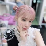 Miyabi Natsuyaki Instagram - I today🐼❤️ 写真いっぱい撮ったから のせちゃお🍒 こちらでも ライブの感想まってる🎀💕 今のマツエクよく見ると さりげなくピンク入ってて かわいいの🩷 @kokeshi0927 こけちゃんてんきゅ🩷 髪色ピンクが好評みたいで うれしい🍒💕 @maria_bigami ﾏﾘｱﾅてんきゅ🩵