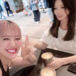 Miyabi Natsuyaki Instagram - ❤️💕❤️💕❤️ 聞いて聞いて〜💓 柴田さんと初めて ランチ行ってきたの𓌉◯𓇋‪ ずっと会いたかった先輩o̴̶̷᷄ ̫ o̴̶̷̥᷅💕 話したいことがありすぎて 時間たりませーーーーーん♡🥹 って事で次また会う約束も してきちゃった🫶🏻 あゆみお姉さまと乾杯できる日が くるなんて。。 はぁ〜幸せ❤️ （次はお酒で♡🍻） エプロンしてるあゆみお姉さま 貴重すぎる〜💕 @shibataayumi222 🍈💚 #メロン記念日 #柴田あゆみ さん♡