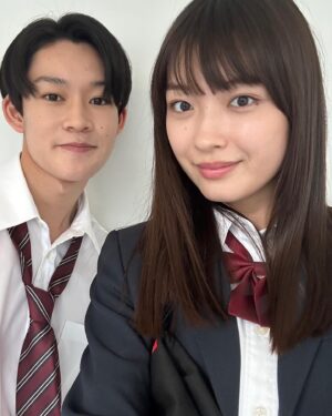 Mizuki Kayashima Instagram - ⁡
「最高の教師」ご覧頂きありがとうございました。
まずは皆様に無事に最終回までお届けできたことにホッとしています。
この作品を見ての解釈や感じ方は人それぞれだと思います。皆さん一人一人の心にちゃんと届いていたら嬉しいです。
⁡
役作りをするにあたって沢山悩みました。プレッシャーや責任感も沢山感じて心が折れそうになったこともありました。でも任せてもらったからにはやらなくちゃいけない、皆さんにとにかく素敵なものを届けたい、その一心でみんなで魂込めてどのシーンも撮影しました。
⁡
主演の松岡さんにはいつも助けていただきました。疲れなんて全く見せず私たちを温かく迎え入れてくださり、お芝居の面では色んな所で引っ張ってもらいました。すごく勉強になる毎日でした。
⁡
監督やスタッフの皆さんは、私たちがお芝居しやすいような環境を全力で作って下さり支えて下さりました。
⁡
そしてキャストのみんなとは悩んだ時や困った時にはお互いに支え合って、みんなから沢山の刺激を貰いました。
⁡
皆さんには本当に感謝しかありません。
ありがとうございました。
⁡
こんなに恵まれた環境の中でお芝居ができたこと、この作品にそして素敵な仲間に出逢えたこと、とても幸せです。
⁡
もっともっと成長できるように頑張ります。