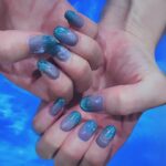 Mizuki Fukumura Instagram - メンバーカラーネイル達成💅🏻★* 卒業までの期間に全員のカラーネイルにしたいなぁと思い、夏頃から地道にやっていました✧︎ ネイルでメンバーの事感じられて、嬉しかったです🤭 ①春さんのミントグリーンと朱琴ちゃんのピュアレッドで17期ネイル❤️💚 ②あゆみんのロイヤルブルーと小田んのラベンダーでだーさくネイル💙💜 ③横のゴールドイエロー、北のシーブルー、ほまのデイジー、めいのブライトグリーン、らいりーのミルクティーで13.15.16期ネイル🧡🩵💛💚🤎 ④えりの黄緑、のなかのパープル、まりあのピンク、あかねちんのオレンジでえりと12期ネイル～💚💜🩷🧡 ⑤聖の恋ぴんくネイルもちゃっかり🩷 ちなみにだーさくネイルは小田んがやってくれました🥰 #morningmusume23 #モーニング娘 #morningmusume #モーニング娘23 #譜久村聖 #メンバーカラーネイル #ネイル