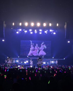 Mizuki Fukumura Instagram - モーニング娘。コンサートツアー秋〜聖域〜 譜久村聖卒業スペシャル！ が終了しました💐

9月から始まったこのコンサート
どの瞬間を切り取っても楽しい思い出ばかりで

笑顔の皆さんの顔を
メンバーの顔を思い出します☺️✨

この先もそうやって思い出す度に笑顔になれるんだろうな〜

ソロでお届けした楽曲は、私がどんな時も支えられてきた大好きな楽曲「I WISH」を歌いました♪

モーニング娘。で沢山
笑ったり泣いたりしてきました

どの思いにもちゃんと意味があって
感情とぶつかる度に私たちは成長出来ていました

そして最後まで笑顔で歌いきることが出来たのは"ファンの皆さん"の存在があってからです。

素晴らしすぎる時間をありがとうございました

これからもモーニング娘。を
よろしくお願いいたします！

#morningmusume23 #モーニング娘 #morningmusume #モーニング娘23 #譜久村聖