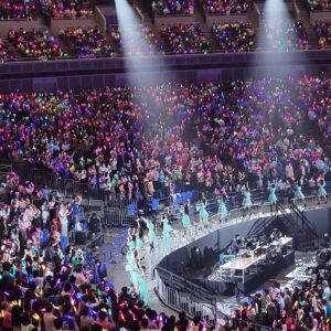 Mizuki Fukumura Instagram - モーニング娘。'23 コンサートツアー秋
「Neverending Shine Show」SPECIAL！

2023.11.28

横浜アリーナのステージに帰ってきました✩✩✩

そんな特別なステージをOGの皆さんと現役とで作ることが出来、最高でした👏

かっこいい先輩方に負けないように現役も頑張りました😎

最後は私が育ってきたライブステージで
モーニング娘。の人生を『HEY！未来』 にのせて届けました🩷⚐ﾞ

皆と歌っている時間が幸せです✨

#morningmusume23 #モーニング娘 #morningmusume #モーニング娘23 #譜久村聖 #HEY未来 #横浜アリーナ