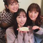 Mizuki Fukumura Instagram - お誕生日をお祝いしていただきましたぁぁ✩✩✩ 幸せ過ぎて顔がずっと こんなんでした( ´˘` )❁ 石川さん、高橋さんと 横アリや年末年始の話や他愛もない話をしながら美味しい和食をいただきました🪭 素敵な先輩方過ぎます、、、✨ 本当にいつもありがとうございます😭 11月28日もよろしくお願いいたします！！ #石川梨華 さん #高橋愛 さん #譜久村聖 #4期5期9期 #morningmusume23 #モーニング娘 #morningmusume #モーニング娘23 #ランチ