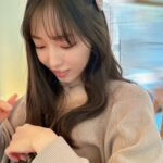 Mizuki Fukumura Instagram - お誕生日をお祝いしていただきましたぁぁ✩✩✩ 幸せ過ぎて顔がずっと こんなんでした( ´˘` )❁ 石川さん、高橋さんと 横アリや年末年始の話や他愛もない話をしながら美味しい和食をいただきました🪭 素敵な先輩方過ぎます、、、✨ 本当にいつもありがとうございます😭 11月28日もよろしくお願いいたします！！ #石川梨華 さん #高橋愛 さん #譜久村聖 #4期5期9期 #morningmusume23 #モーニング娘 #morningmusume #モーニング娘23 #ランチ