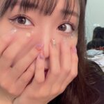 Mizuki Fukumura Instagram - ひゃ〜鹿児島でのLIVE終わりました〜🎤 ライブ終わりにお茶を一気のみ🍵‎⸒⸒ 疲れて寝転がったのに 5分後にはふざけてた🤣 明日は福岡でコンサート！ 当日券もあるよ〜 ぜひ来てね💚 #morningmusume23 #モーニング娘 #morningmusume #モーニング娘23 #譜久村聖 #羽賀朱音 #ライブ後のあかねちん熱い #鹿児島 #ありがとう #福岡 #たのしみずき