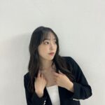 Mizuki Fukumura Instagram - 『12色の12年』の特別番外編が公開されました🩷 譜久村聖卒業記念インタビュー前編 ハロプロの歴史を感じ、後輩から希望を感じながら駆け抜けた2023年の記憶 ずっと楽しみにしていた 後輩グループOCHA NORMAとの共演 中野サンプラザラストステージ 夏まゆみ先生へ。 ハロプロ25周年で感じたこと ヘアメイクは… メイクアップアーティストの #夢月 さんにしていただきました⋈*｡ﾟ ずっとしていただきたかったんだぁ〜 嬉しかったです♡ @dreamoon_hm #nonnoweb #nonno #12色の12年 #特別編 #夢月 さん #morningmusume23 #モーニング娘 #morningmusume #モーニング娘23 #譜久村聖