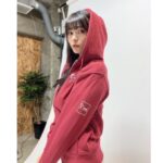 Mizuki Hoshina Instagram - LIVERTINE AGEコラボ第三弾💕(@livertine_age ) 普段使いできるシンプルなデザイン✨ Tシャツ＆パーカー着回し力抜群です！ 本日受注開始👕 (受注期間2022/10/24〜12/9) https://livertineage.jp/SHOP/201892/230746/list.html (URLはハイライトから💫) 前回や前々回、私のイベントに着て来られる方も多かったので嬉しかったなぁ✨ 生地もしっかりしてるので冬はインナーとしても活躍します！ 何色にする？😋