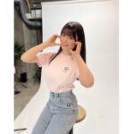 Mizuki Hoshina Instagram - LIVERTINE AGEコラボ第三弾💕(@livertine_age ) 普段使いできるシンプルなデザイン✨ Tシャツ＆パーカー着回し力抜群です！ 本日受注開始👕 (受注期間2022/10/24〜12/9) https://livertineage.jp/SHOP/201892/230746/list.html (URLはハイライトから💫) 前回や前々回、私のイベントに着て来られる方も多かったので嬉しかったなぁ✨ 生地もしっかりしてるので冬はインナーとしても活躍します！ 何色にする？😋