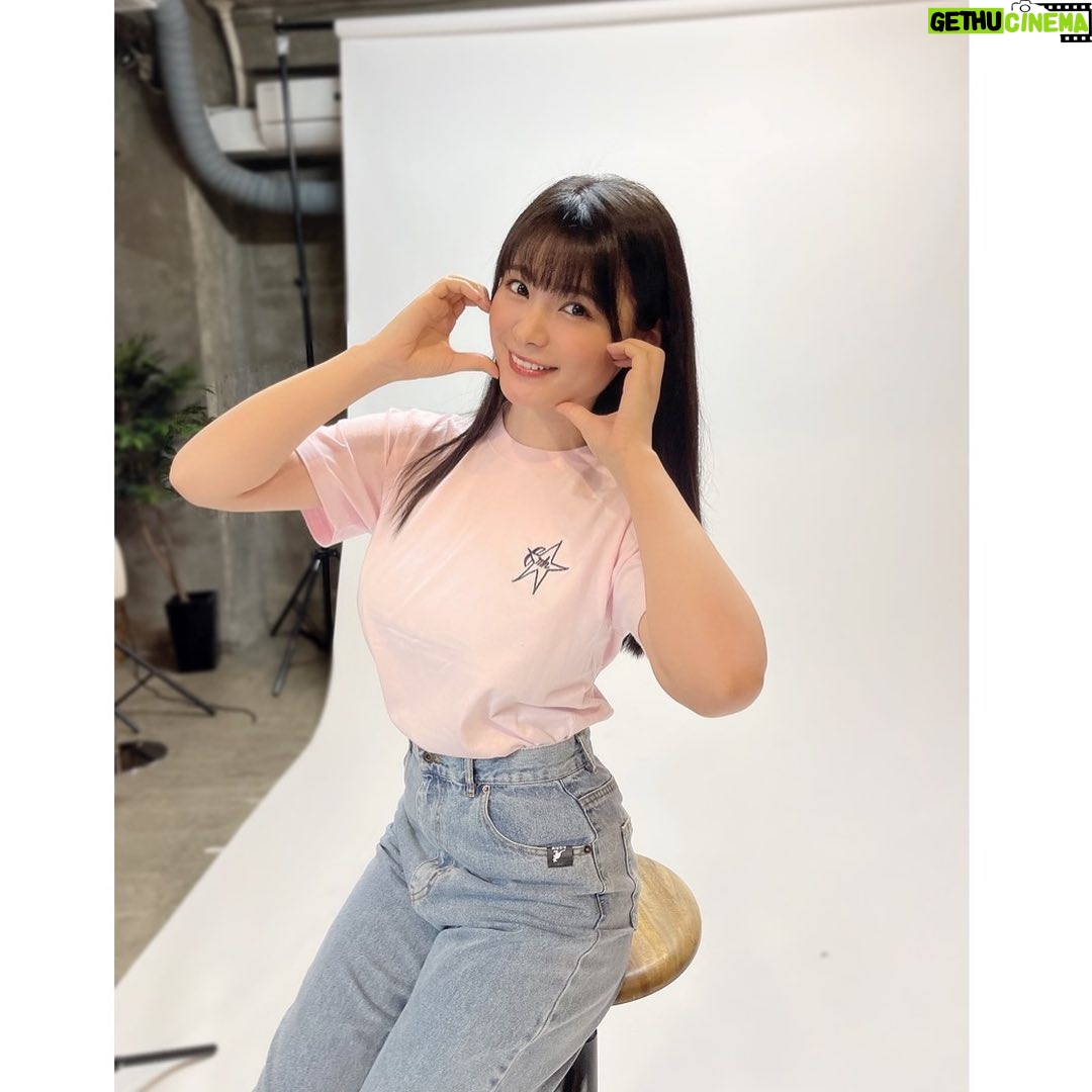 Mizuki Hoshina Instagram - LIVERTINE AGEコラボ第三弾💕(@livertine_age ) 普段使いできるシンプルなデザイン✨ Tシャツ&パーカー着回し力抜群です! 本日受注開始👕 (受注期間2022/10/24〜12/9) https://livertineage.jp/SHOP/201892/230746/list.html (URLはハイライトから💫) 前回や前々回、私のイベントに着て来られる方も多かったので嬉しかったなぁ✨ 生地もしっかりしてるので冬はインナーとしても活躍します! 何色にする?😋