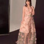 Mizuki Hoshina Instagram - 2024/3/26発売アサヒ芸能表紙🌸 春ドレス🌸🩷 #dress