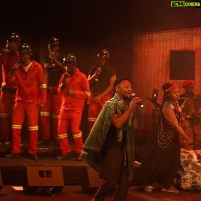 Mmabatho Montsho Instagram - I am eternally star struck by Ringo, what a superstar ❤️ We had a blast last night at the EFF Live Jazz Hour Concert - beautiful perfomances by all 🔥🔥🔥