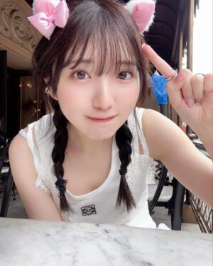 Moe Toyota Instagram - 🤍🎀

最近三つ編みブームなのです

#ディズニーシー
#曇りでもノースリーブ