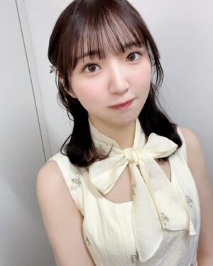 Moe Toyota Instagram - 💛💛💚💚

先日のユーフォ先行上映会の豊田です！

今年も周りの誰よりもはやくノースリーブを
着てる気がする✌🏻笑

早くもっと暖かくなって欲しいけど花粉も
しんどいね🥲🥲🥲🥲

#響けユーフォニアム3