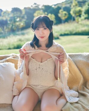 Moe Toyota Instagram - 🩵💛🤍🐏🩷

イベントで発表しましたが
豊田萌絵最新写真集『moe』
が集英社さんより発売されます💮

ニュージーランド🇳🇿で撮影したよ🪽
こちら先行カットです💁🏻‍♀️

昨日より予約スタートしました👀
詳しくは写真集公式Xをチェックお願いします🫶🏻
Xで@ moeshiphotobook で検索してね🔍

個人的にはラスト写真集のつもりで撮影しました…！
毎度のことながら写真集オタクとして己のフェチを
詰め込みました！！
こだわって制作してますので是非ゲットしてね☺️🪽

#豊田萌絵写真集moe