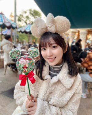 Moe Toyota Instagram - メリクリ🎅🎄

みんな爆食いした？🍗🍟🍰

#クリスマス
#ディズニーシー
#えりかななかせらと👼
#時差