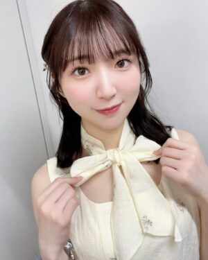 Moe Toyota Instagram - 💛💛💚💚

先日のユーフォ先行上映会の豊田です！

今年も周りの誰よりもはやくノースリーブを
着てる気がする✌🏻笑

早くもっと暖かくなって欲しいけど花粉も
しんどいね🥲🥲🥲🥲

#響けユーフォニアム3